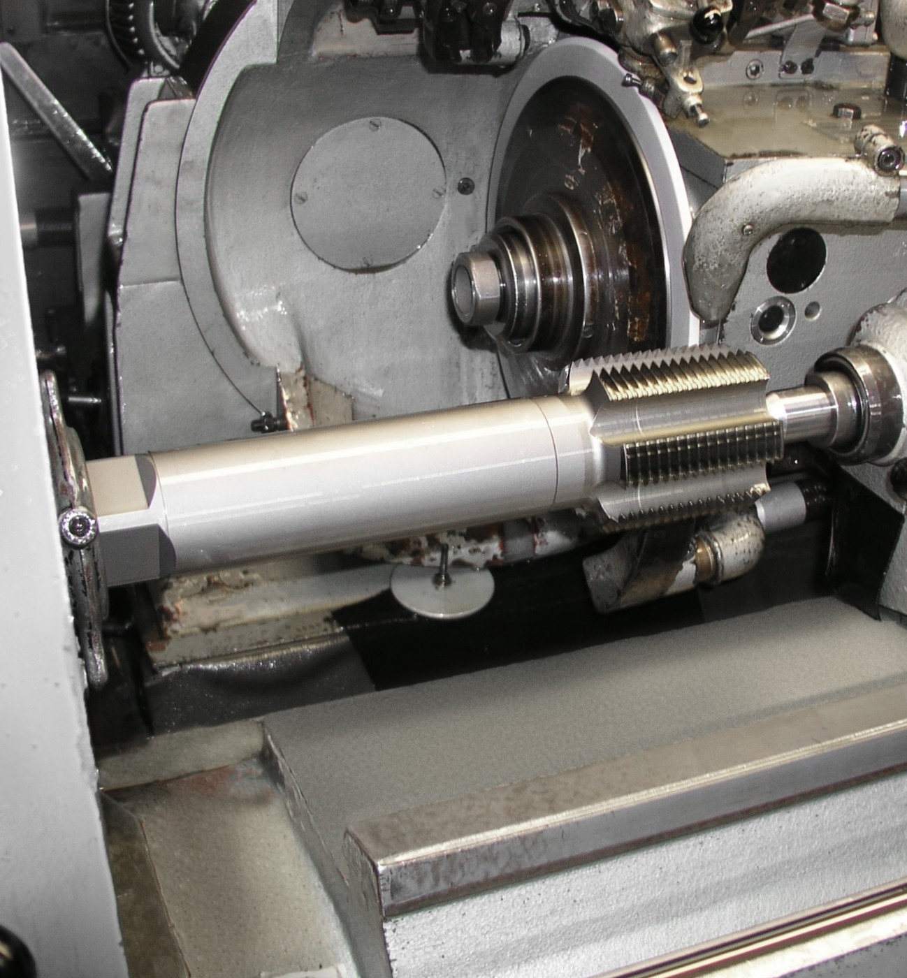 Überdimensionaler Gewindebohrer 115 mm – Schaftdetail C45