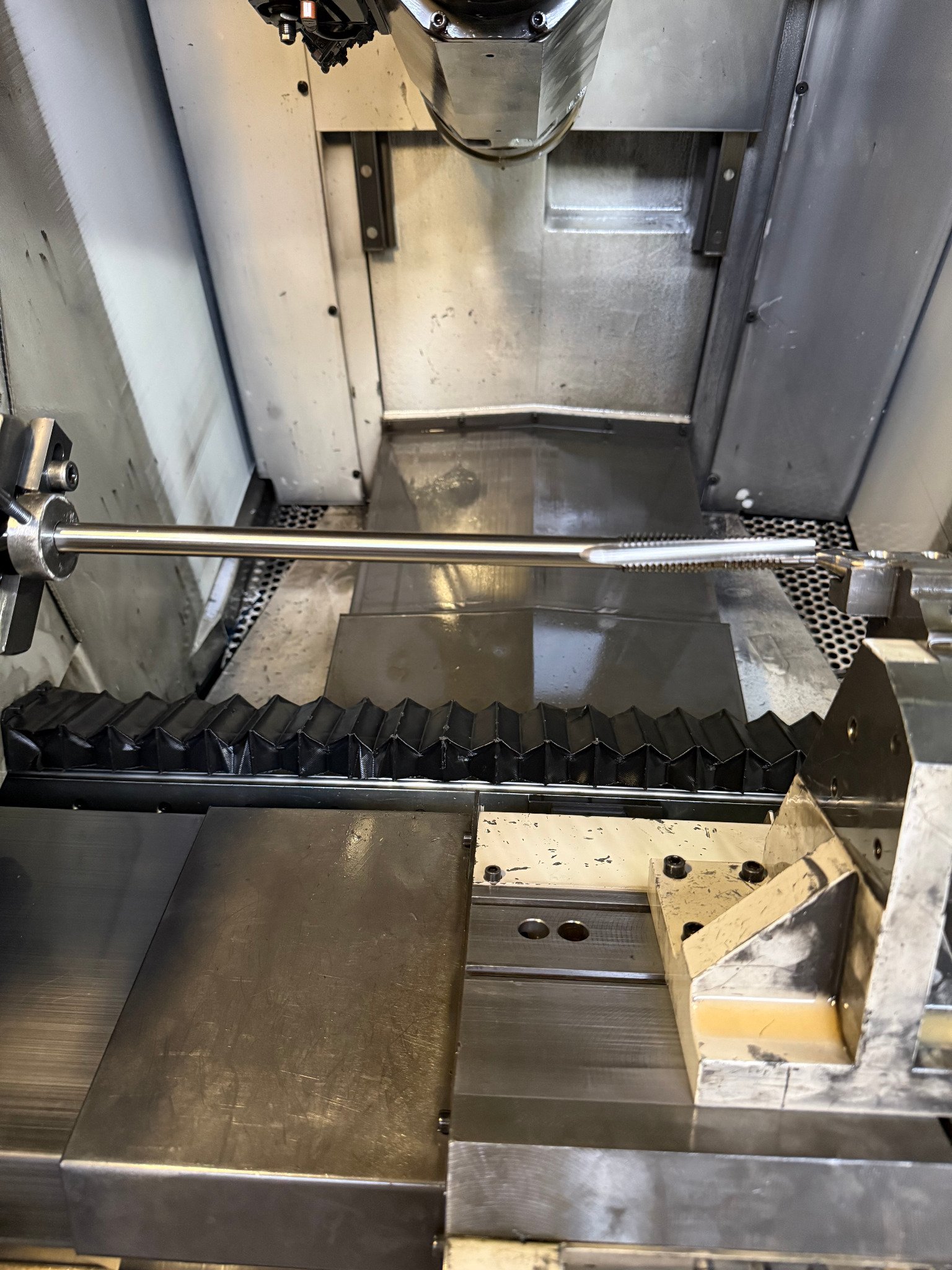 Sonder-Maschinengewindebohrer Tr 15×5 zweigängig – Gesamtansicht